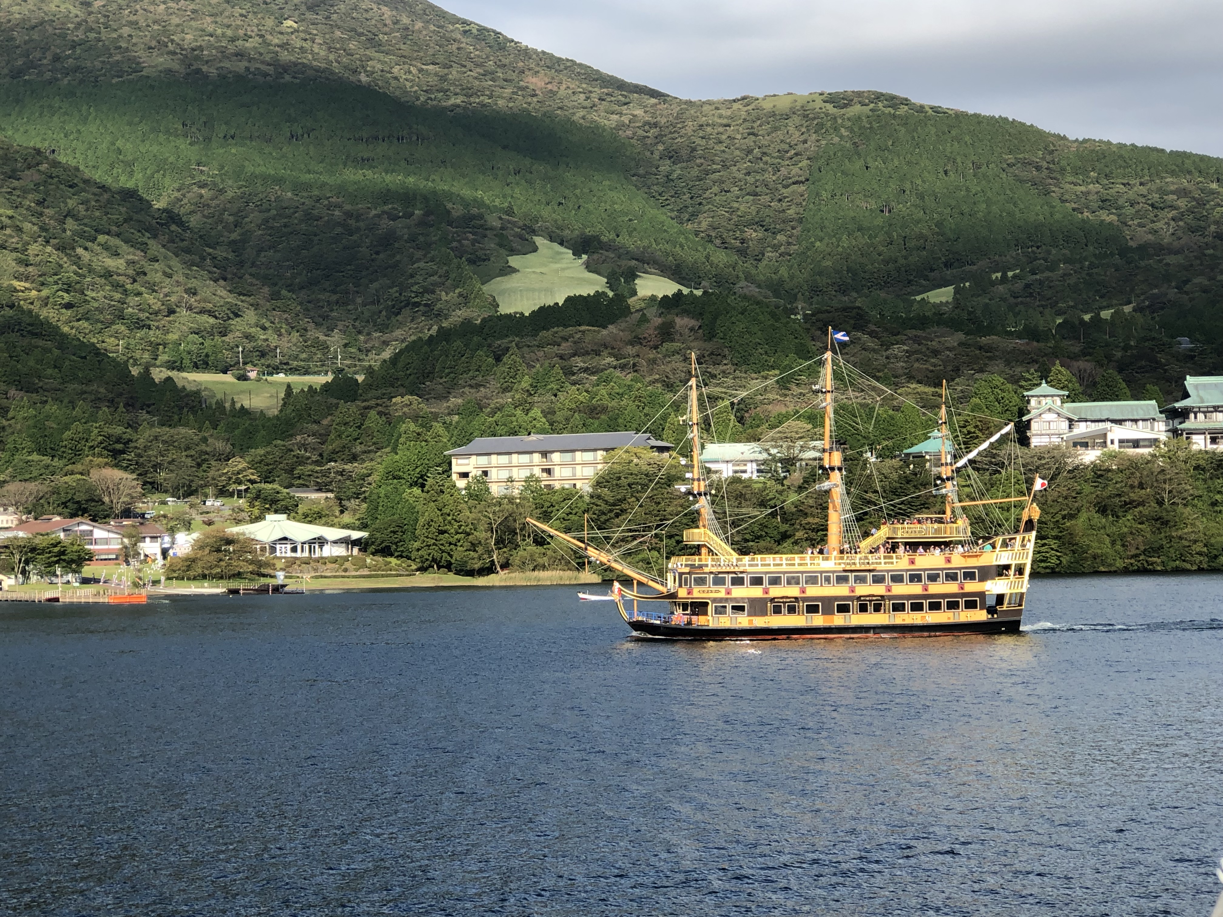 שייט על האגם