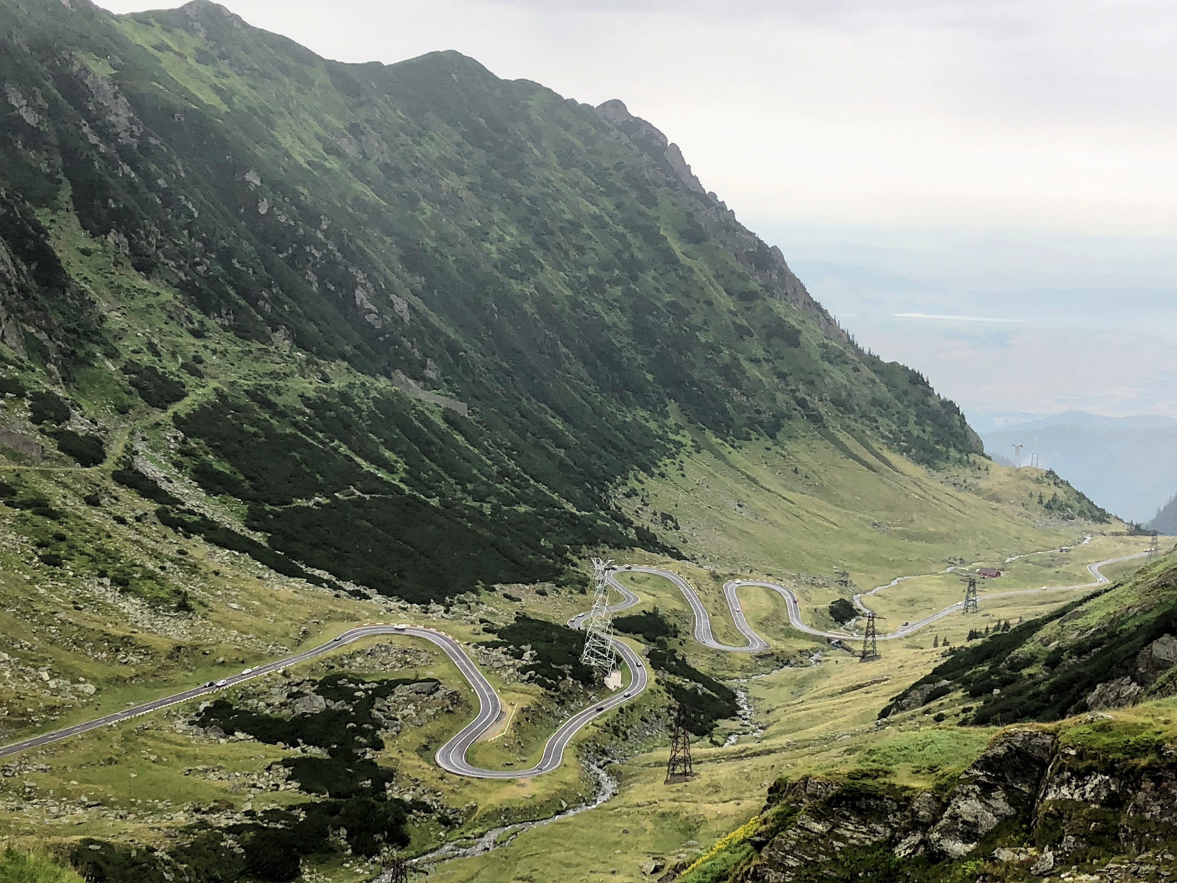 הדרך מתפתלת