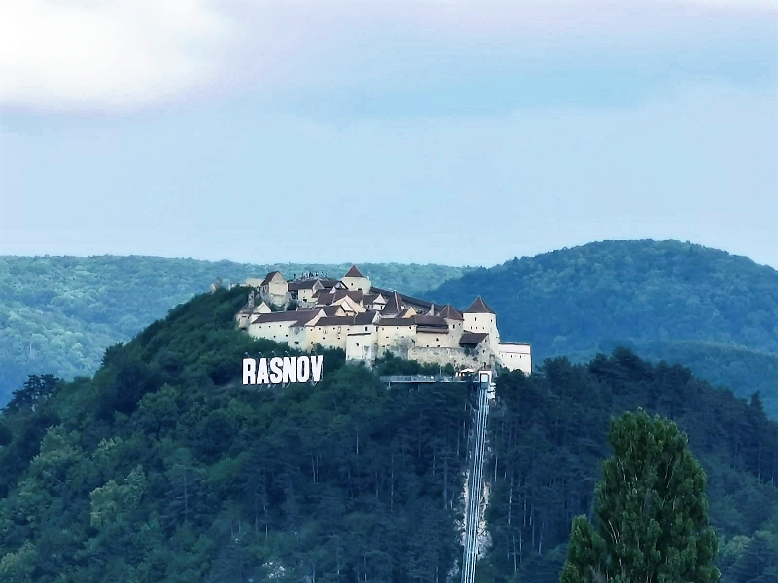 טירת רשנוב לעת ערב